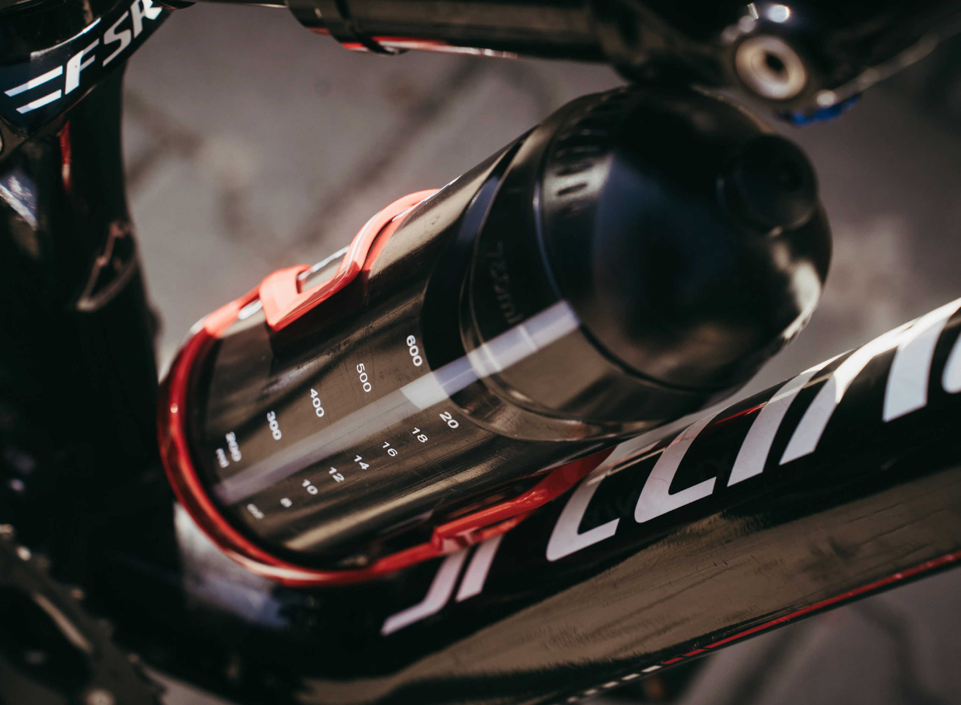 BrainMax plastová láhev na vodu, bidon, černá, 750 ml Obrázek