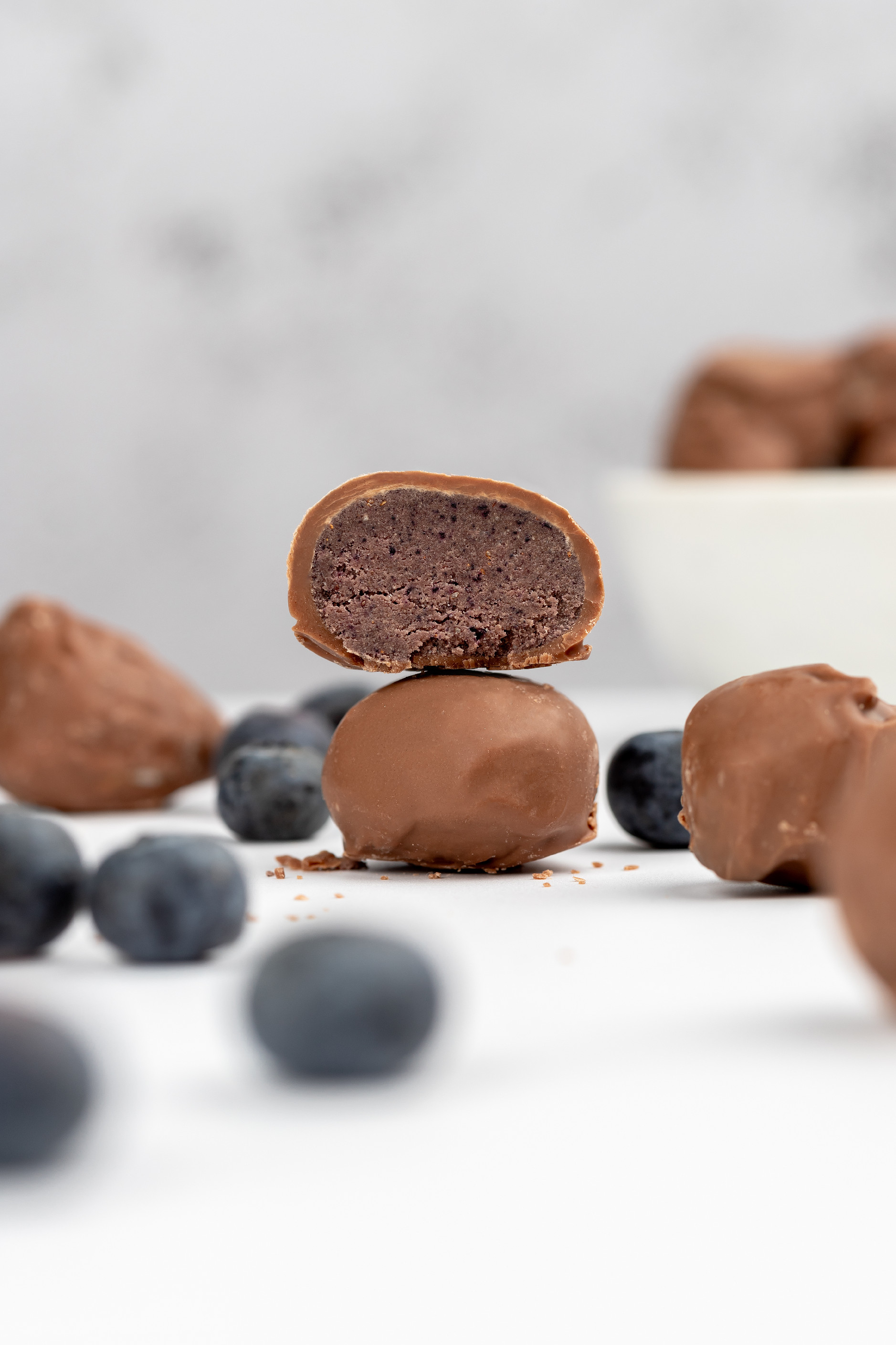 BrainMax Pure Protein Balls Blueberry Cheesecake, Proteinové kuličky, Borůvkový cheesecake, 8 ks Obrázek