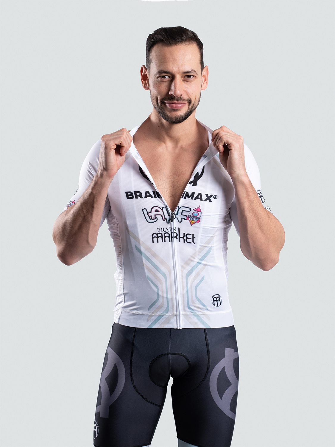 BrainMax LAUF cyklistický set, bílý dres a černé kraťasy se šlemi Velikost: XL Obrázek