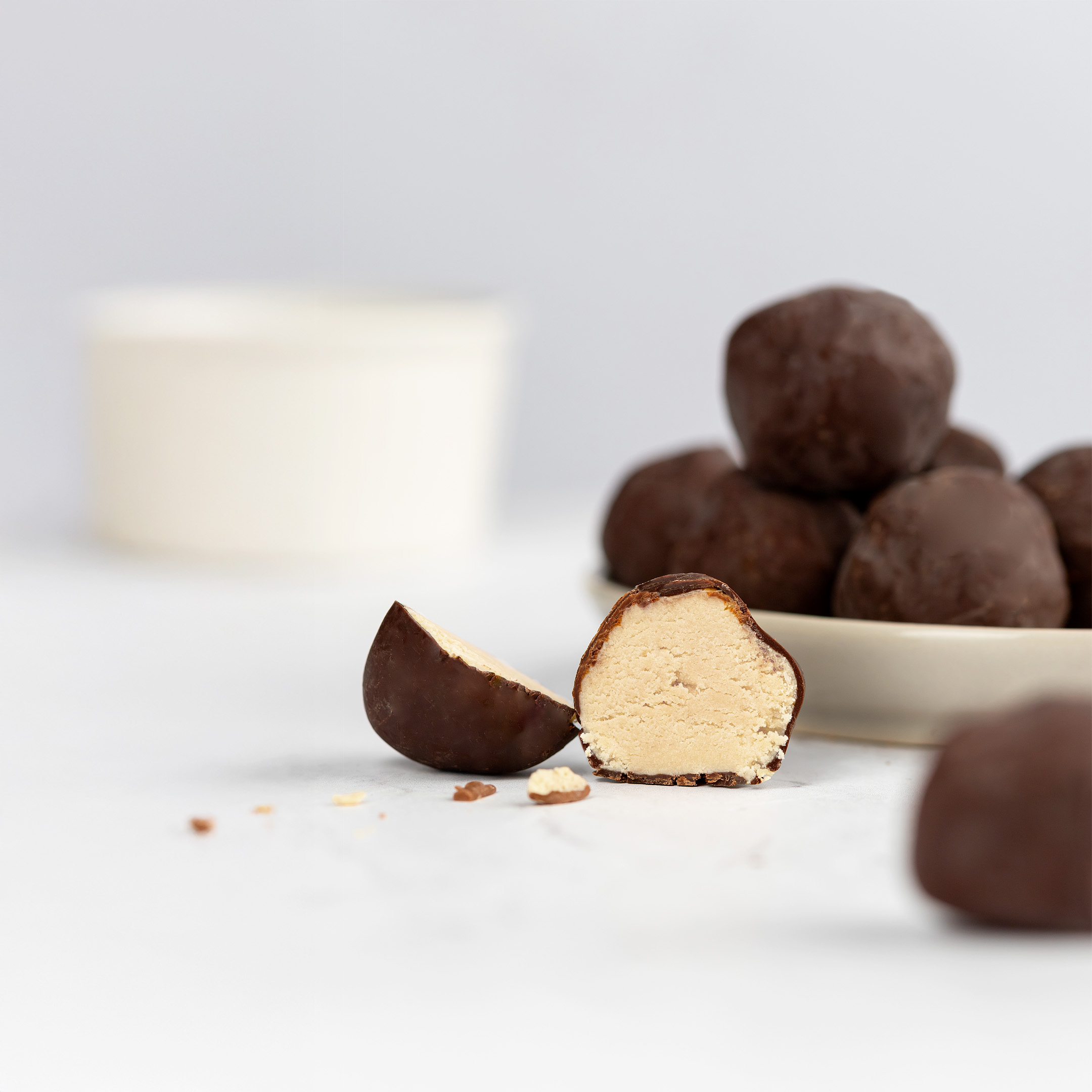 BrainMax Pure Protein Balls Marzipan, Proteinové kuličky, Marcipán, BIO, 8 ks Obrázek