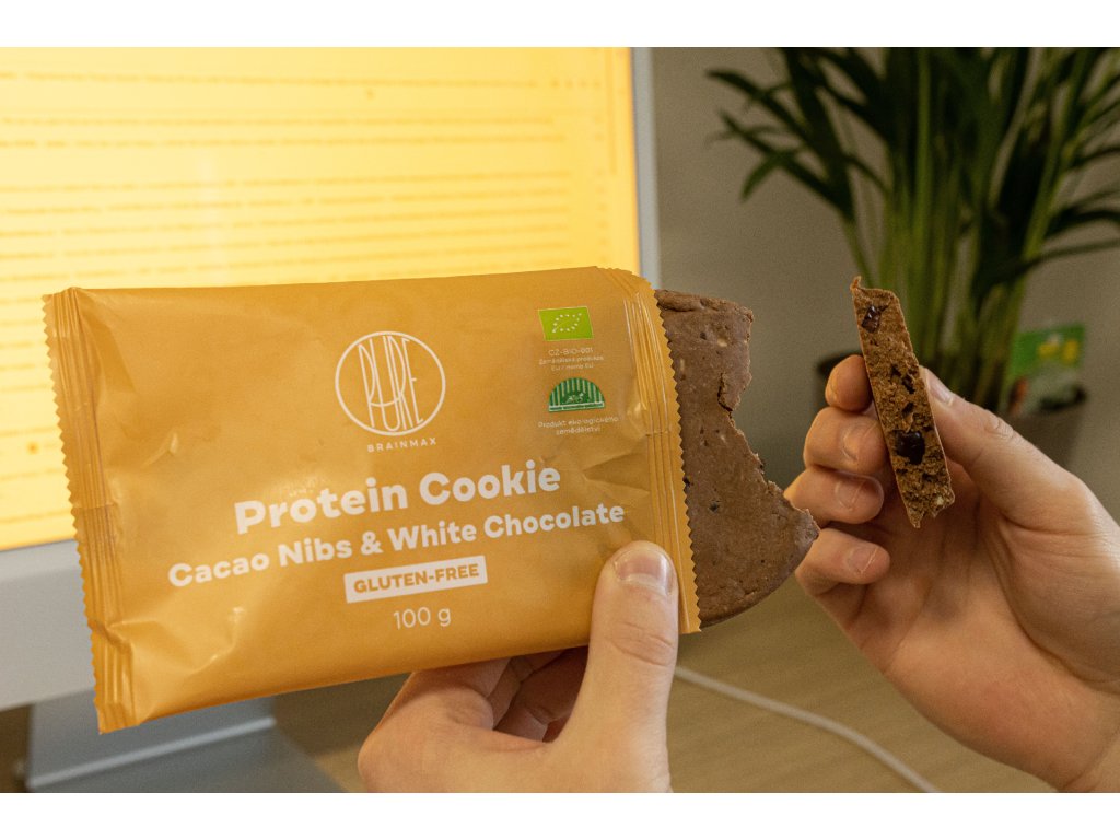 BrainMax Pure Protein Cookie, Kakaové boby & Bílá čokoláda, BIO, 100 g Obrázek