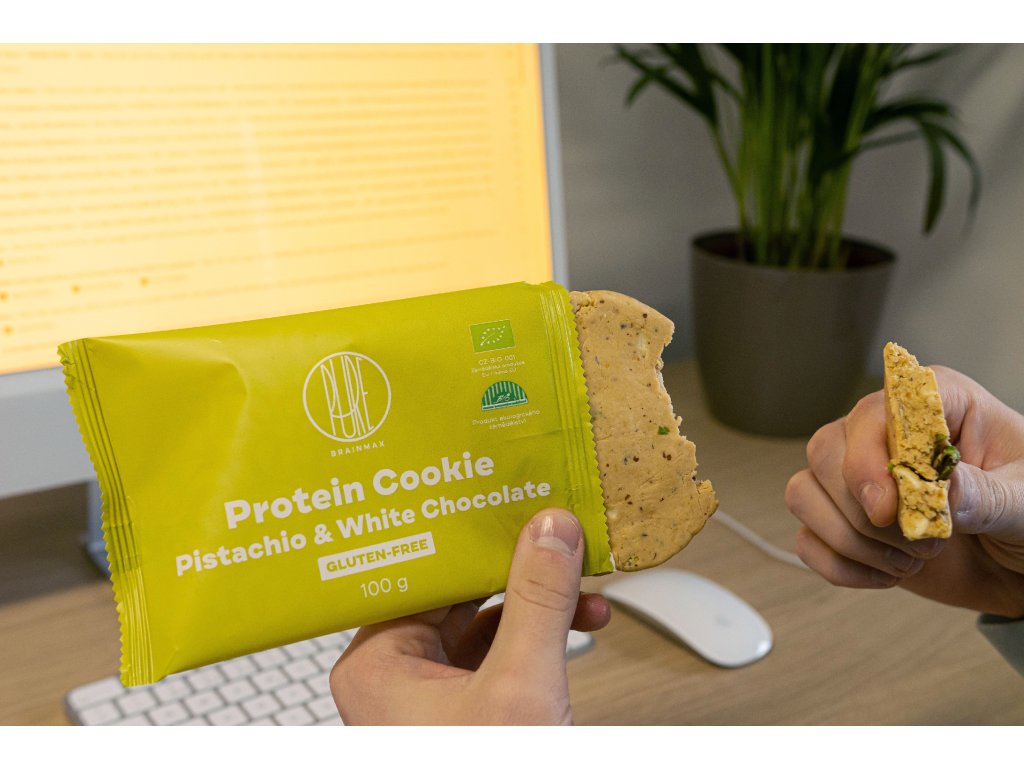 BrainMax Pure Protein Cookie - Pistácie & Bílá čokoláda, BIO, 100 g Obrázek