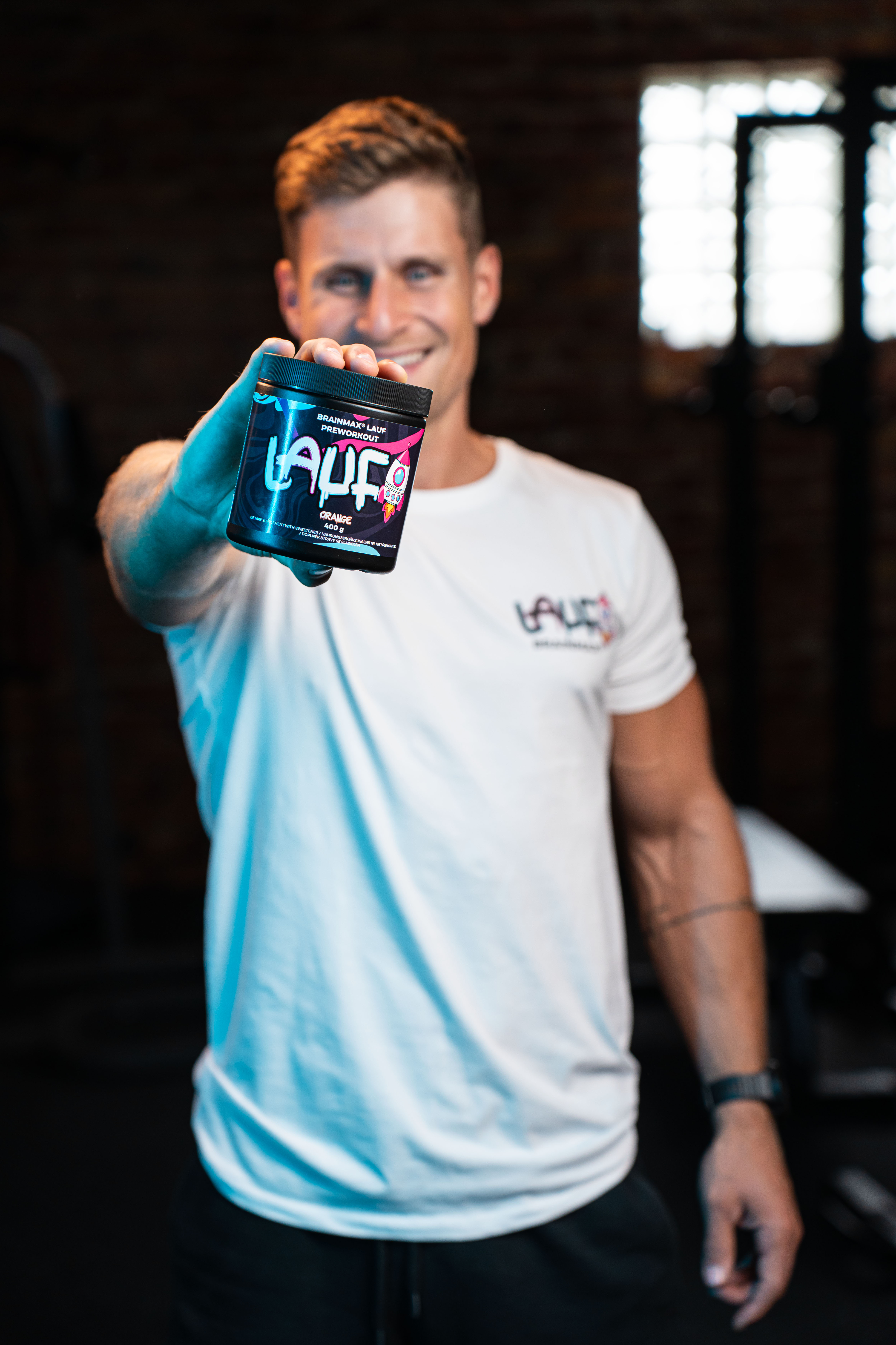 BrainMax LAUF Preworkout, s kofeinem, 400 g Příchuť: Malina Obrázek
