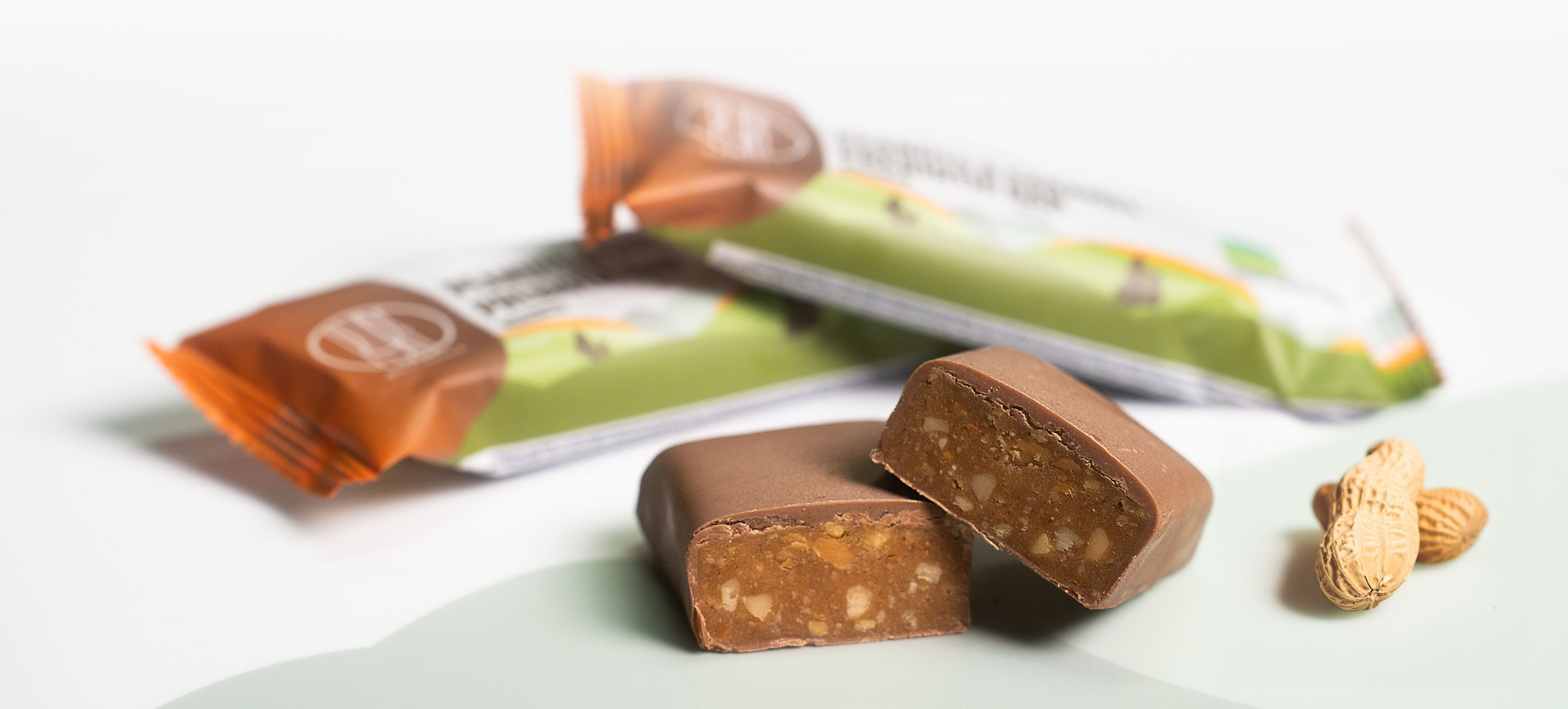 BrainMax Pure Peanuts & Caramel Prebiotic Bar, prebiotická tyčinka, arašídy a karamel, BIO, 60 g Obrázek