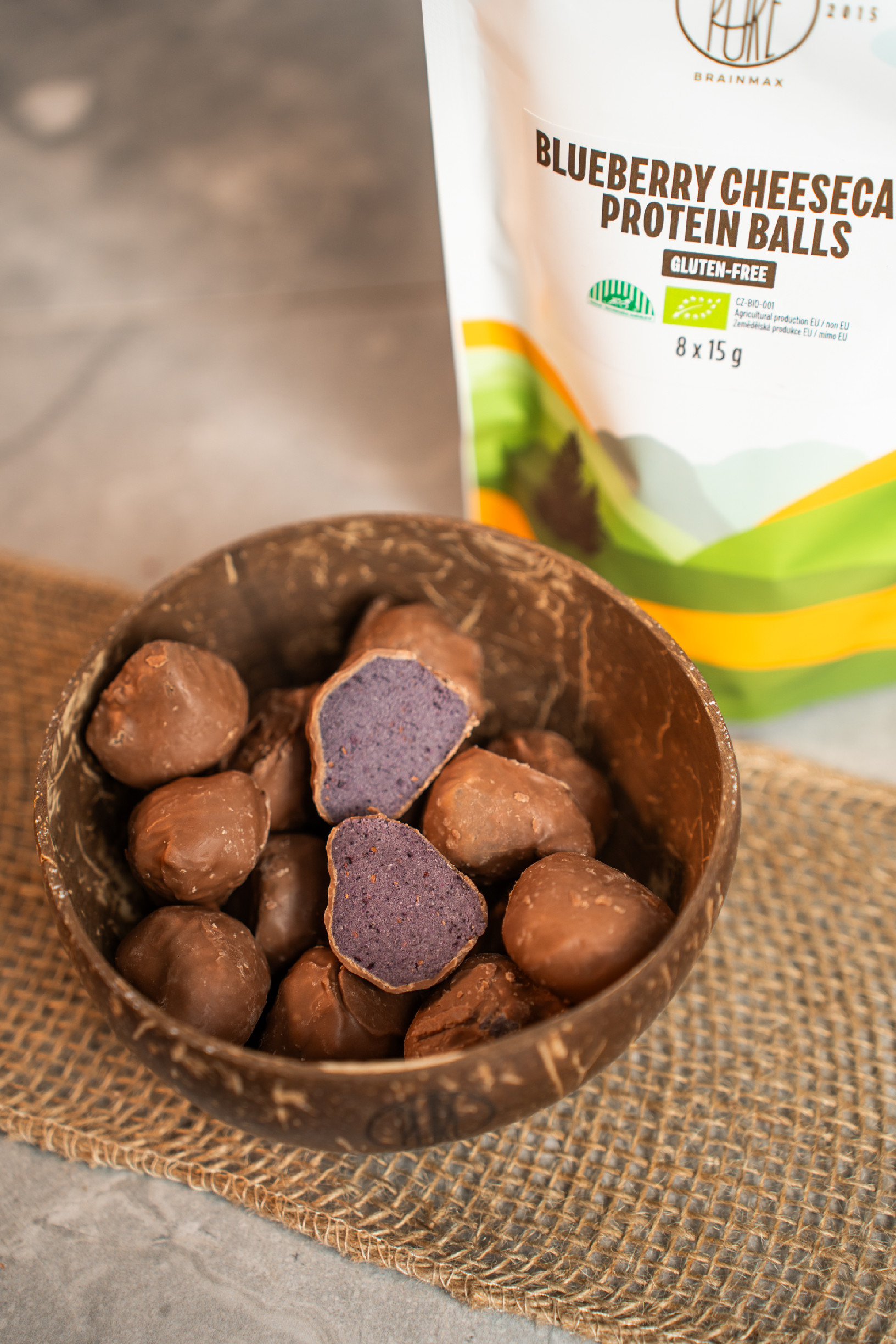 BrainMax Pure Protein Balls Blueberry Cheesecake, Proteinové kuličky, Borůvkový cheesecake, 8 ks Obrázek