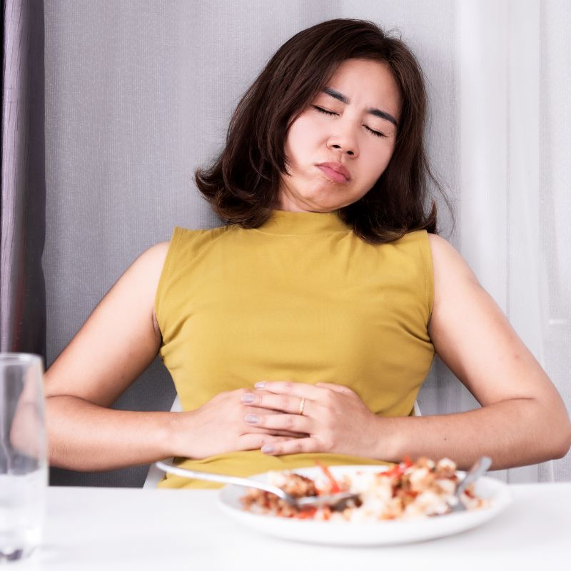 Stanchezza dopo i pasti: 12 motivi e consigli su come gestirla