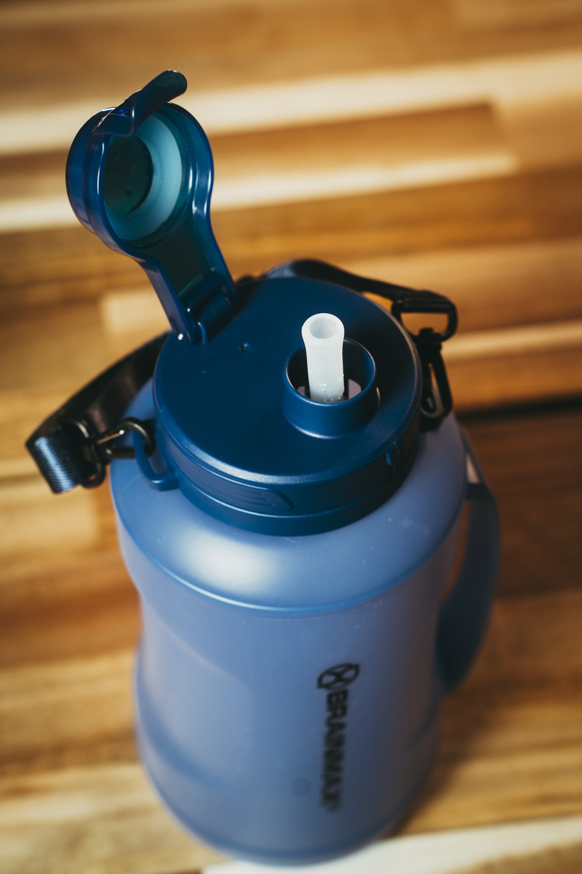 BrainMax Tank Bottle, silikonowa butelka na wodę, 2 l (zdjęcie 5)