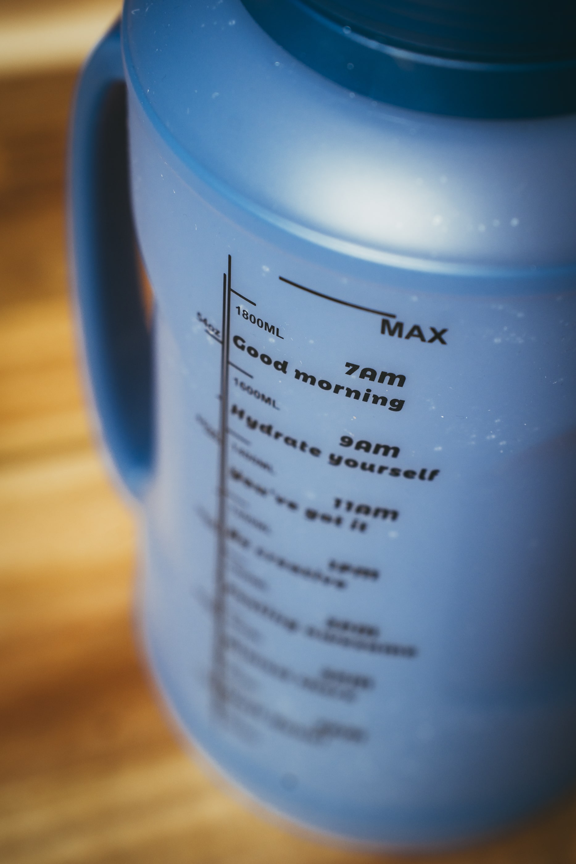 BrainMax Tank Bottle, silikonowa butelka na wodę, 2 l (zdjęcie 6)