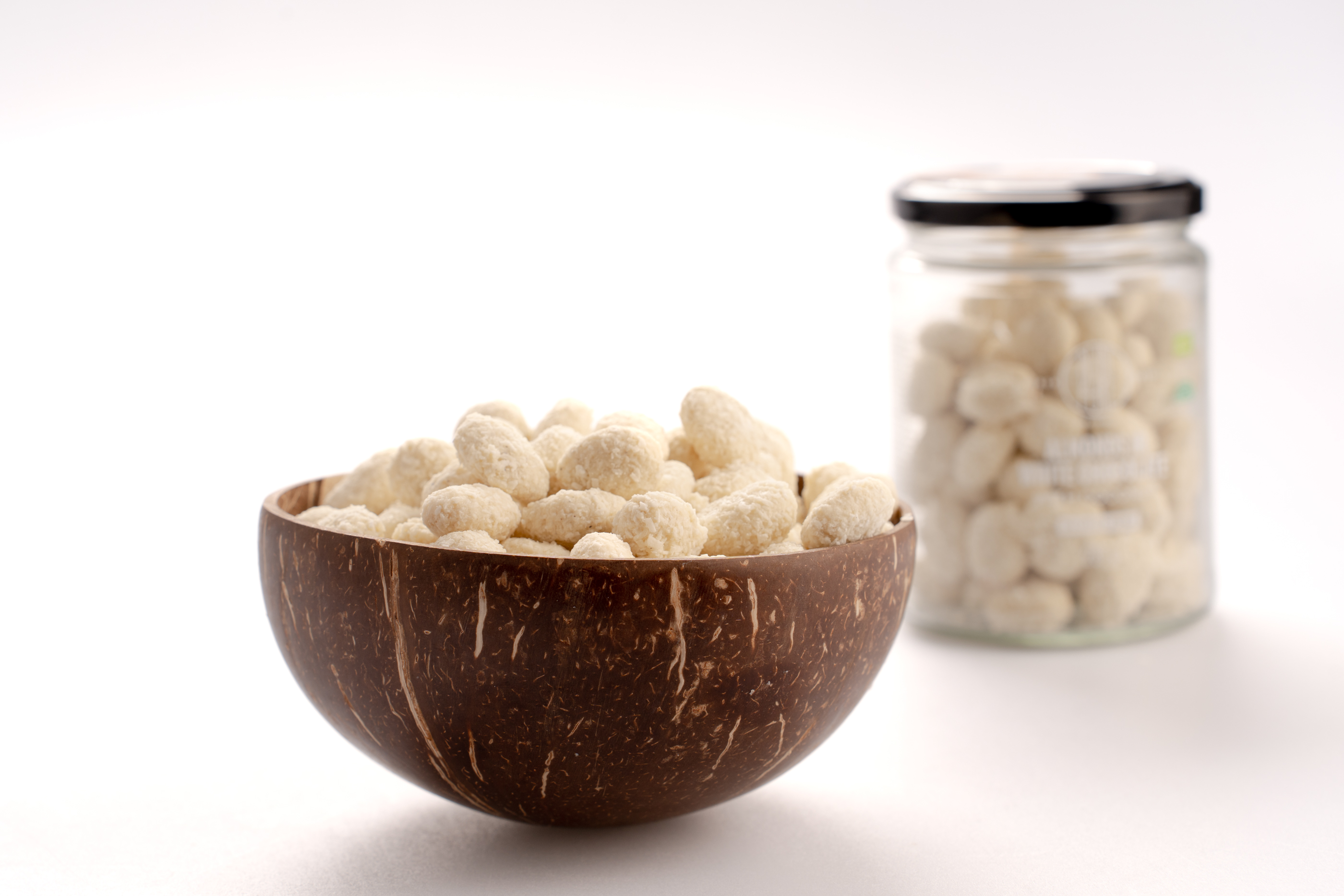 BrainMax Pure Mandle v bílé čokoládě s kokosem, BIO, 285 g Obrázek