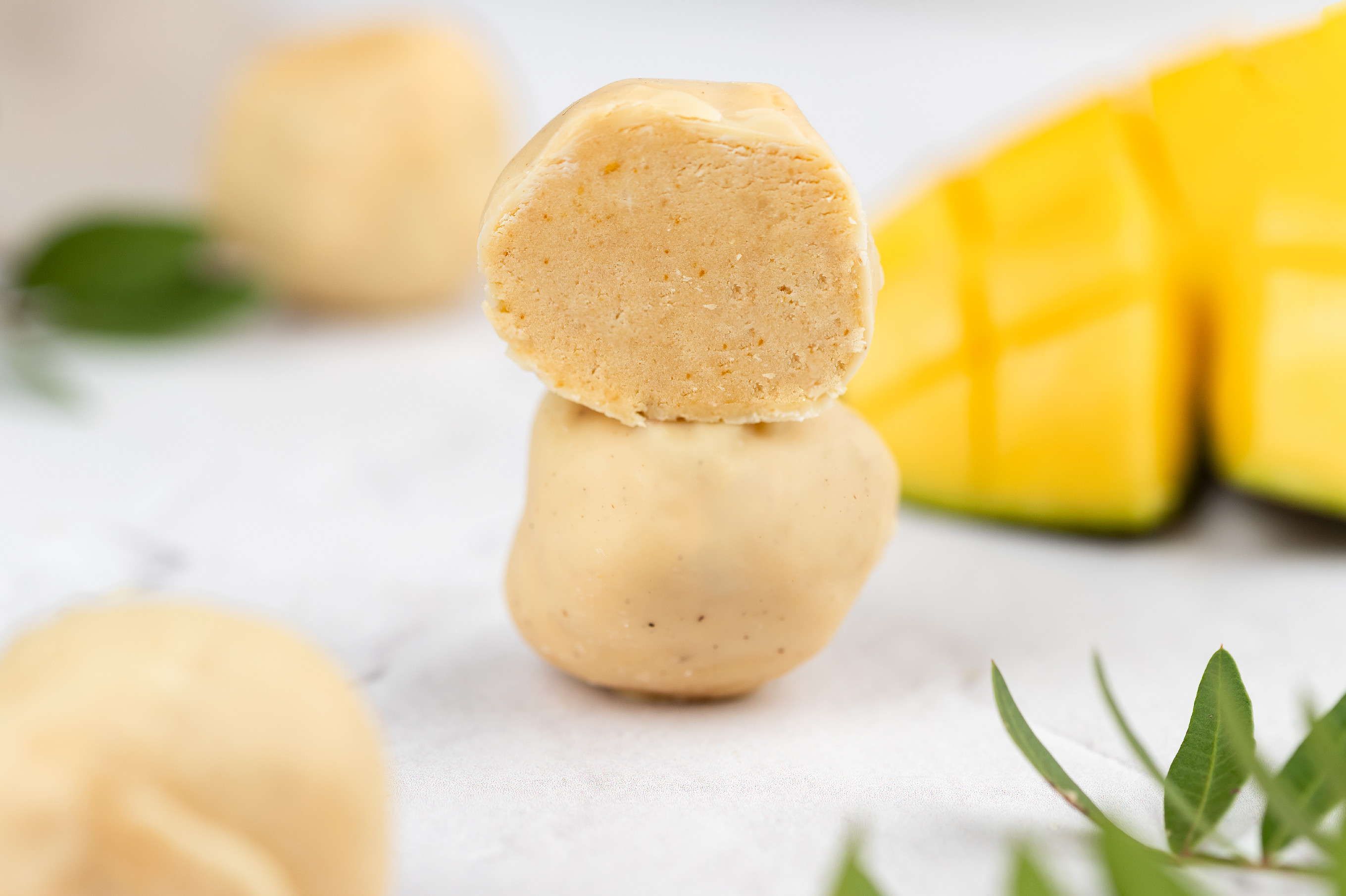 BrainMax Pure Protein Balls Mango, Proteinové kuličky, Mango, BIO, 8 ks Obrázek