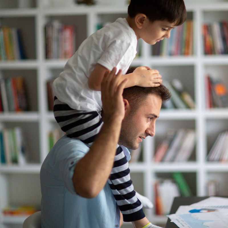 Cum să gestionăm ADHD la copii cu calm și empatie