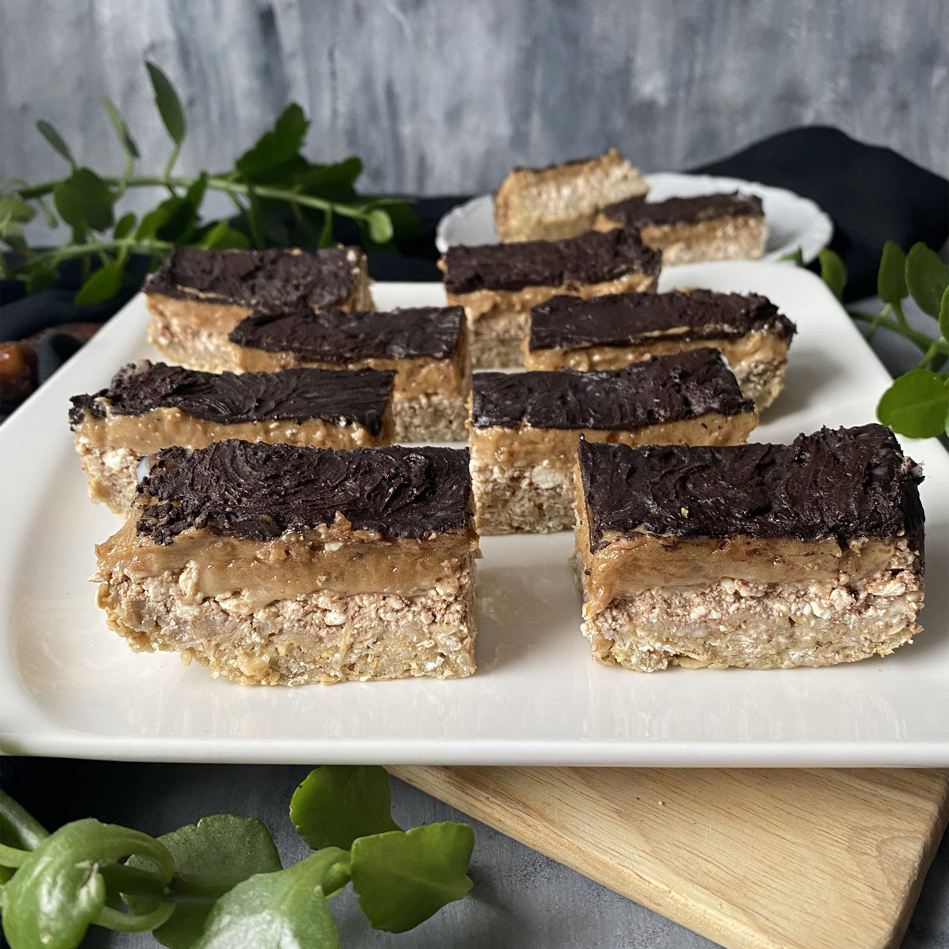 Vrstvený koláč s datľovou náplňou