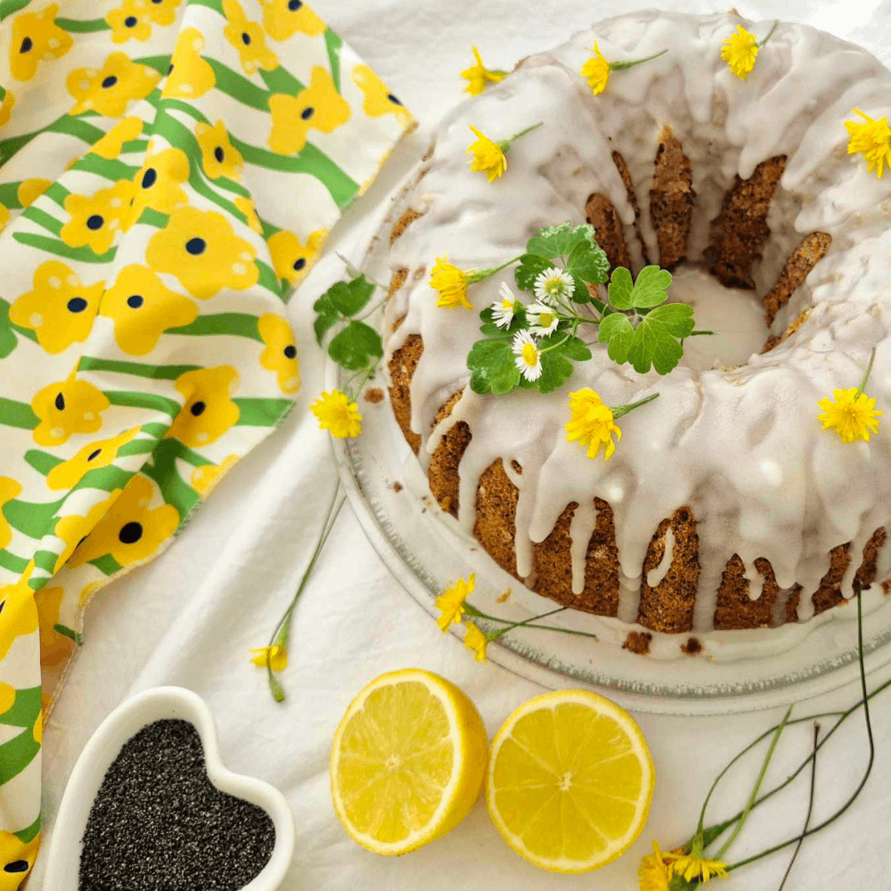 Citrónová bábovka s makom