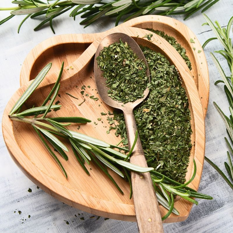 Rozmanitý rozmarín: Od korenia po kozmetiku