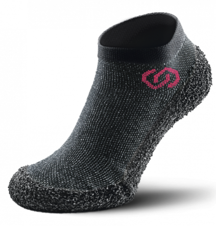 Skinners Adults Ath. line - černá Veľkosť: 40-42