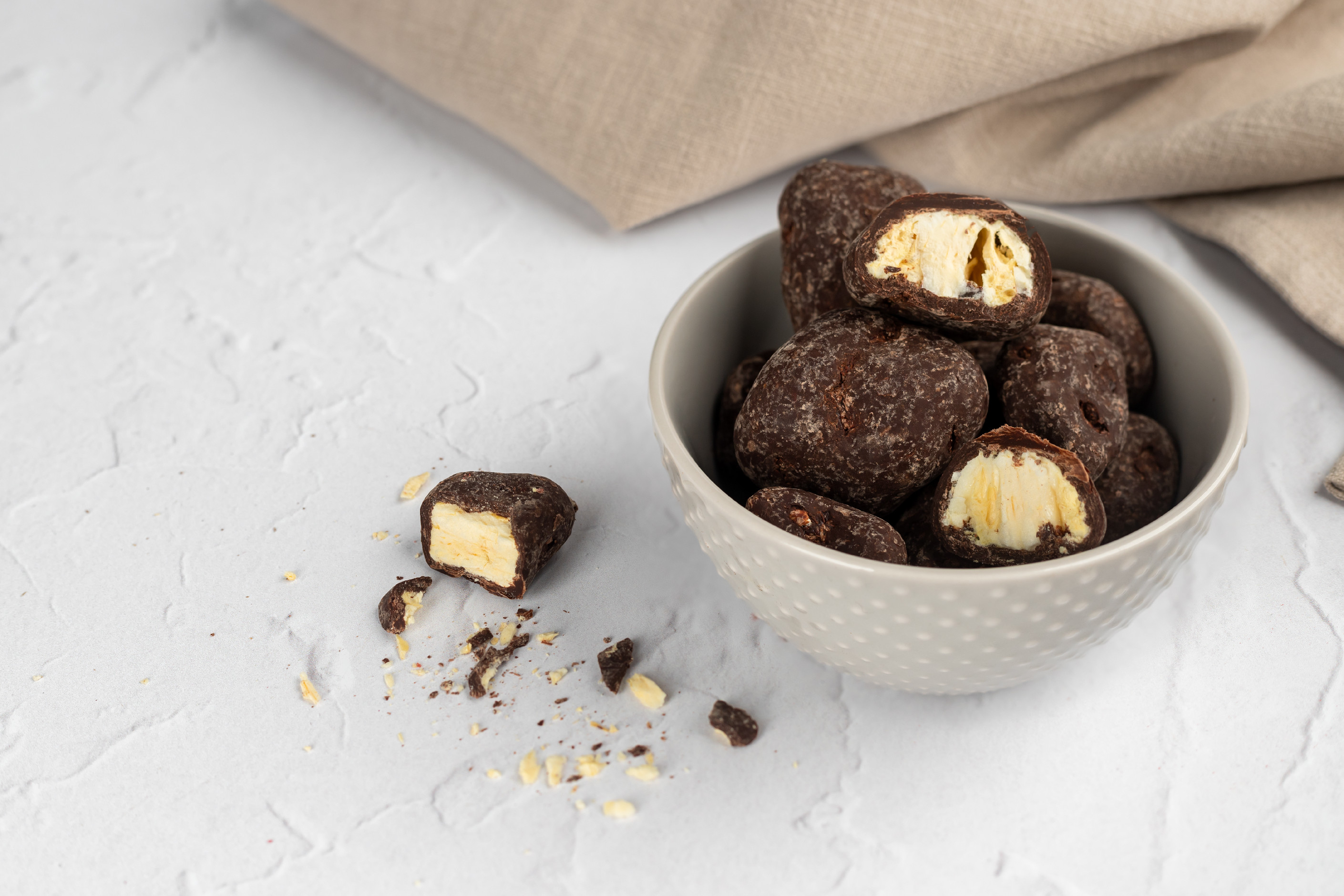 BrainMax Pure Lyofilizovaný ananas v hořké čokoládě, BIO, 225 g Obrázek