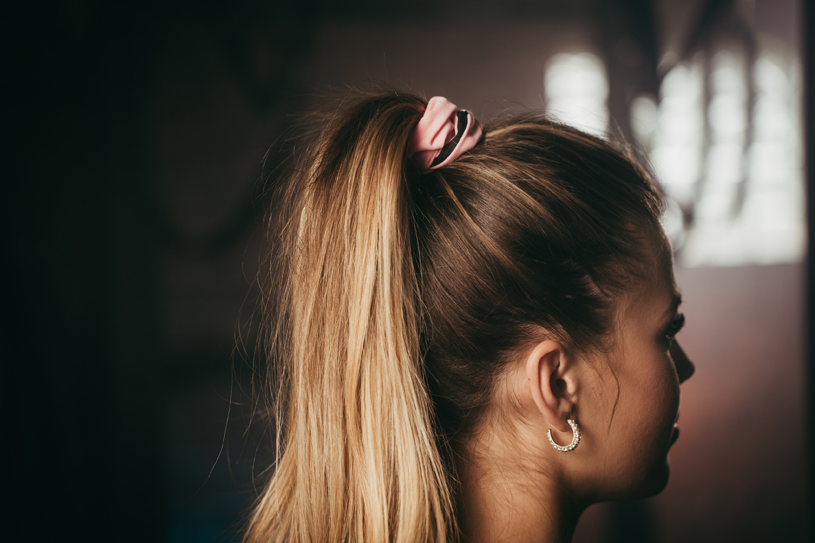 TrainMax gumička do vlasů Barva: Černá Obrázek