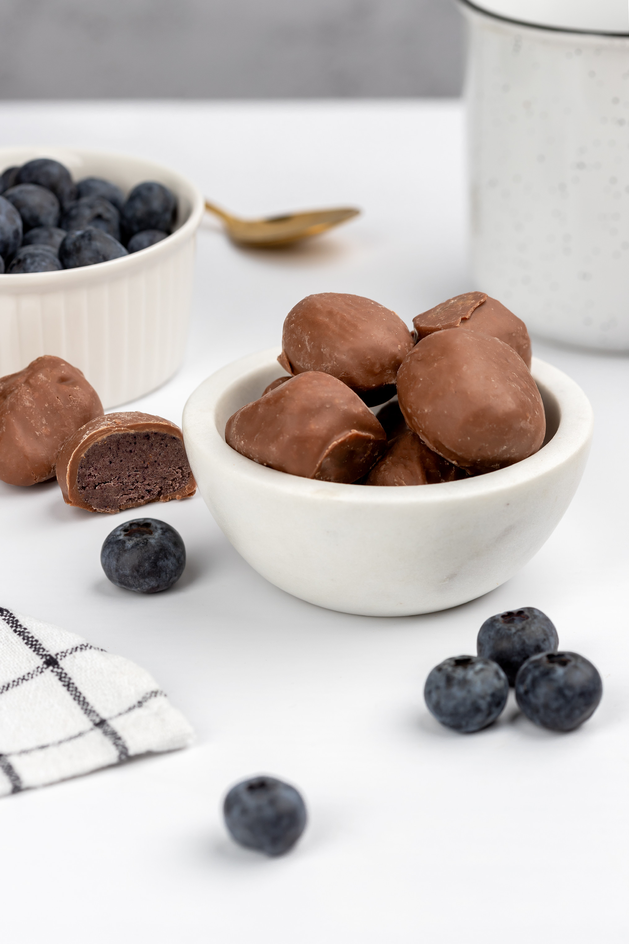 BrainMax Pure Protein Balls Blueberry Cheesecake, Proteinové kuličky, Borůvkový cheesecake, 8 ks Obrázek