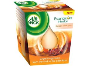 Air Wick Essential Oil Infusion Pomaranč a sviatočné korenie sviečka 105g