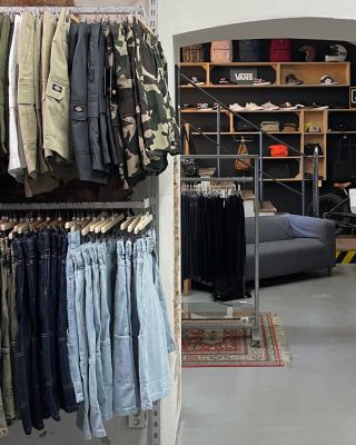 Letní počasí je tady ☀️ a nad kraťasama už není moc o čem váhat. Denim, cargo kapsy i klasická workwear barevnost — výběr...