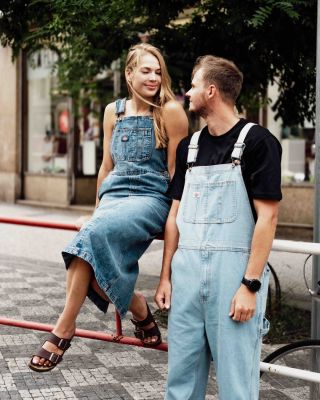 Když chcete ladit, ale pořád zůstat každej svůj 💕. Na festival, letní akci nebo jen tak do města — protože některý outfity...