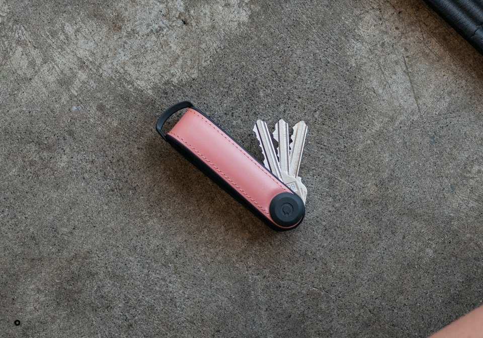 Orbitkey Hybrid Leather – ilustrace Šetrné uložení klíčů