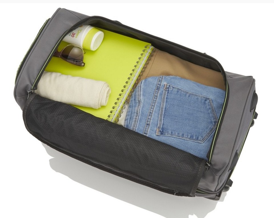 Travelite Basics Wheeled Duffle S – Členěný prostor