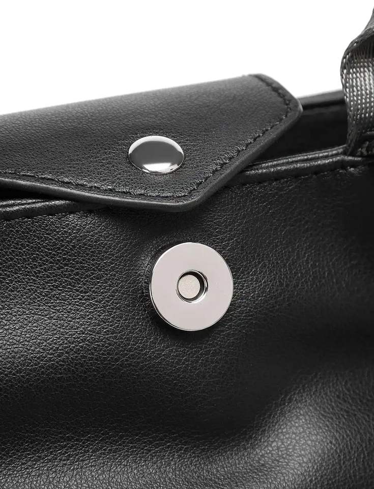 VUCH Glenn V – Detail magnetické klopy