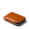 Bellroy Card Pocket - Caramel  + Testovací sada toaletních vod ZDARMA