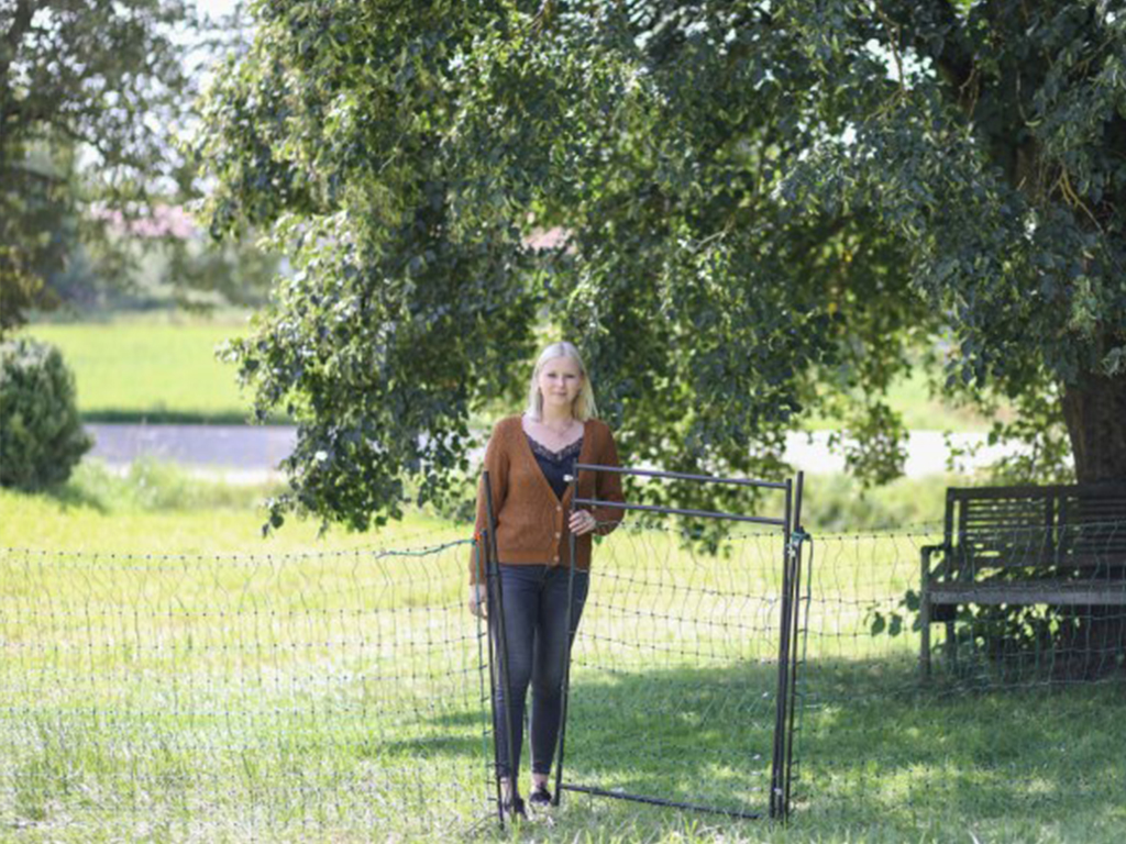 Brána k sítím pro elektrické ohradníky KERBL 95-125 cm