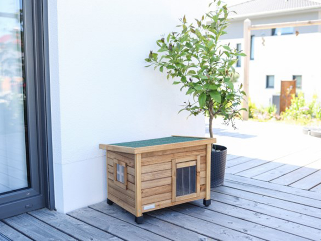 Dřevěná bouda pro kočky KERBL RUSTICA 57 x 45 x 43 cm