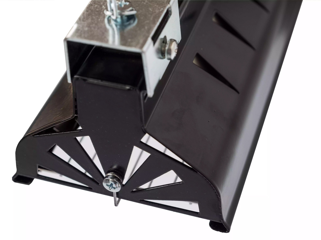 Infrazářič závěsný SYNER LCA 1000 W pro farmy, restaurace, domácnosti