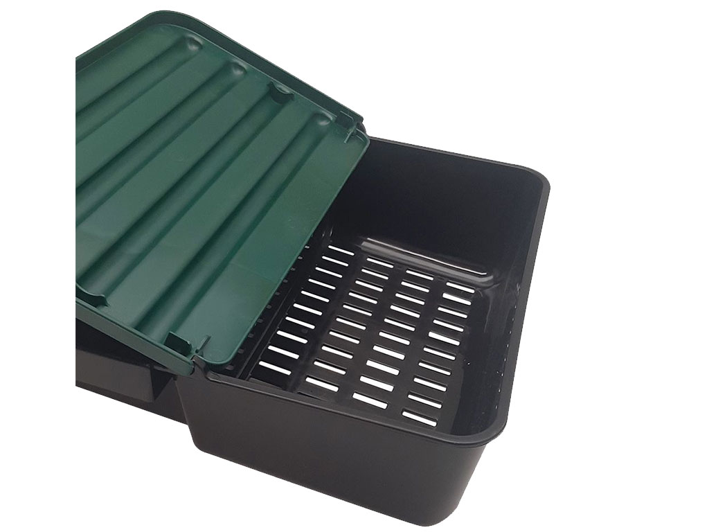 Plastový košík do kukaně pro slepice GAUN 10137 s víkem