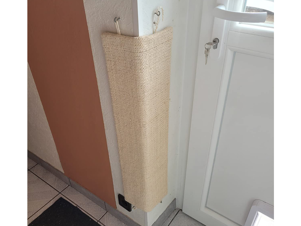 Škrabadlo pro kočky KERBL KEVIN, rohové 80x28cm