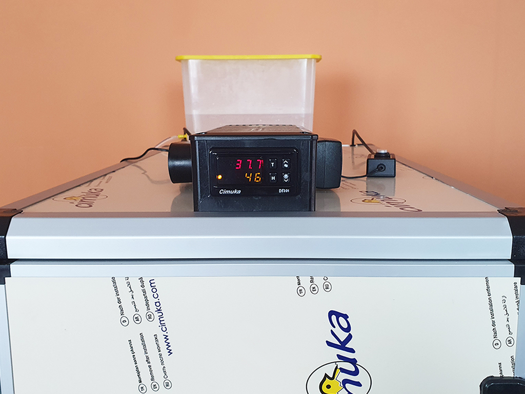 Plně automatická líheň na vejce CIMUKA HB700S AUTOMATIC