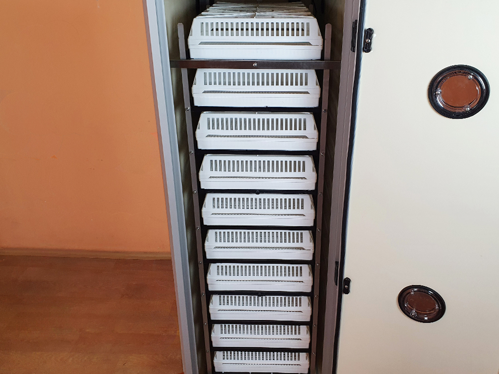 Plně automatická líheň na vejce CIMUKA HB700S AUTOMATIC