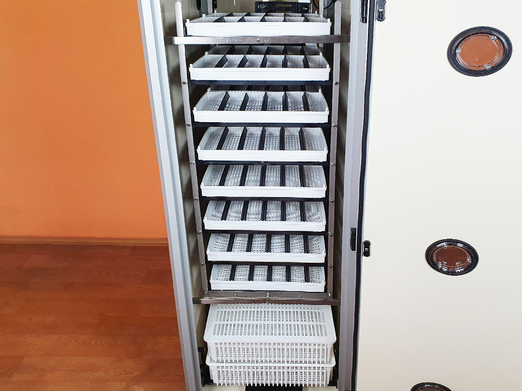 Plně automatická líheň na vejce CIMUKA HB700C AUTOMATIC