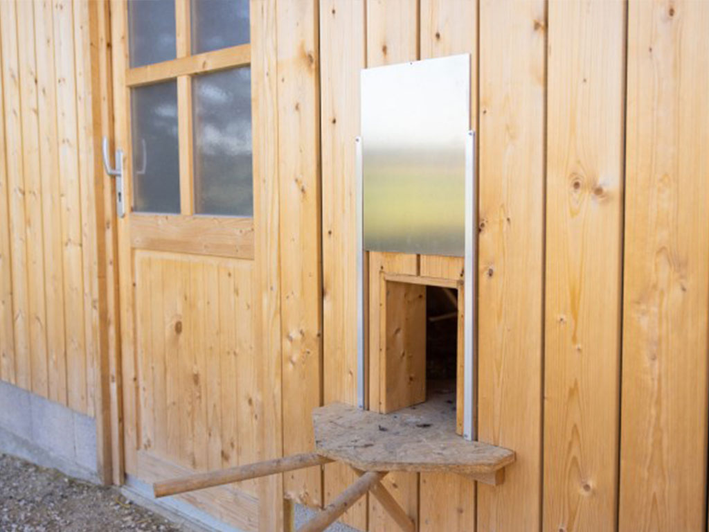 Dvířka k automatickému systému KERBL 70560 DOOR S, 22x33 cm