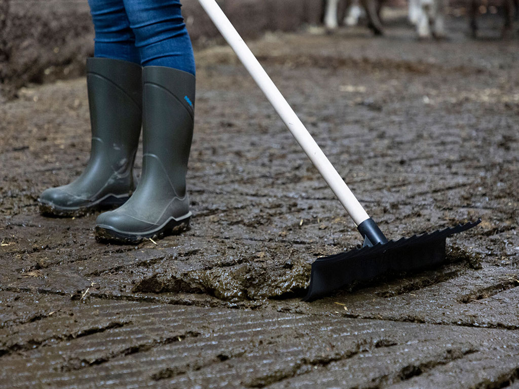 Hrábě oboustranné / stěrka, bez násady KERBL 40 cm