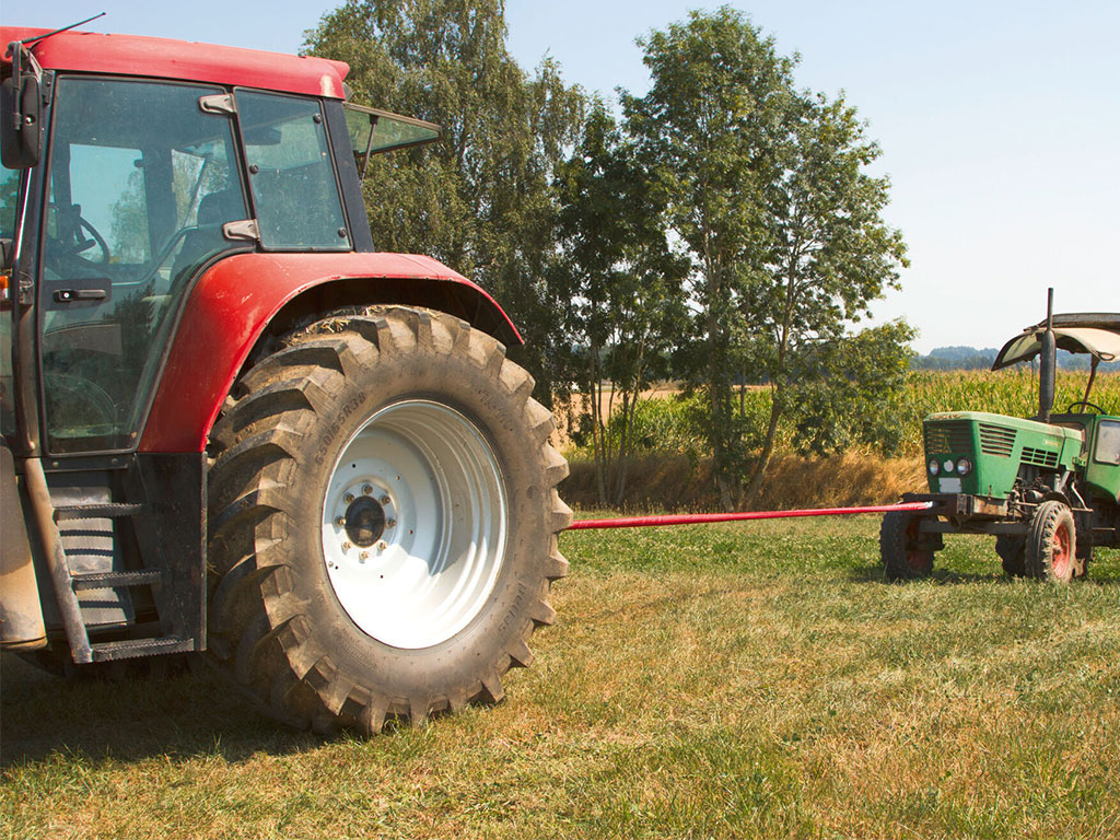 Tažné lano s oky KERBL 37704 4 m/40mm/35000 kg, červené