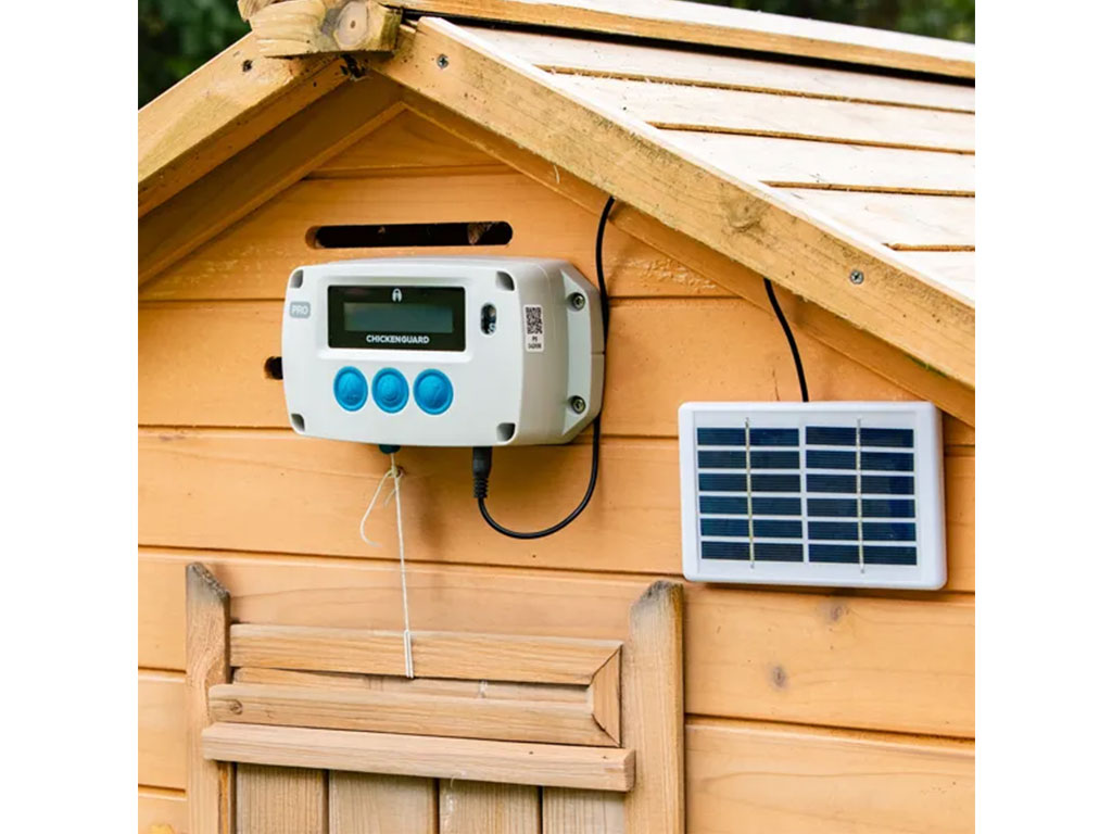 Automatické otevírání a zavírání kurníku CHICKEN GUARD PRO SOLAR