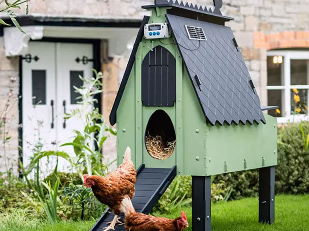 Automatické otevírání a zavírání kurníku CHICKEN GUARD PRO SOLAR