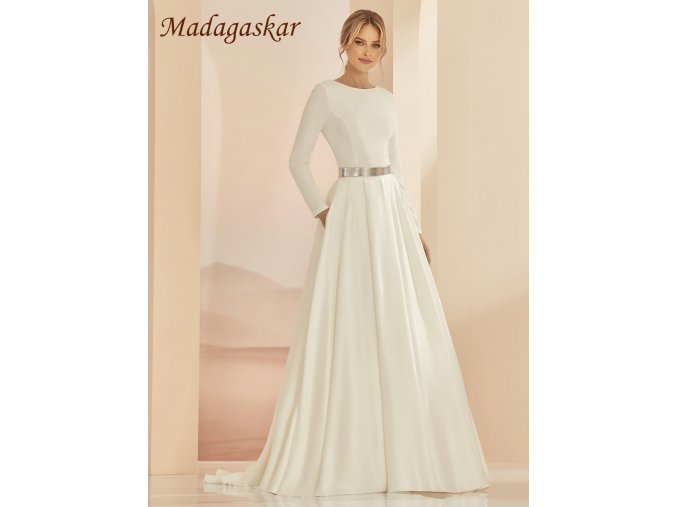 Madagaskar svatebni sukne a top