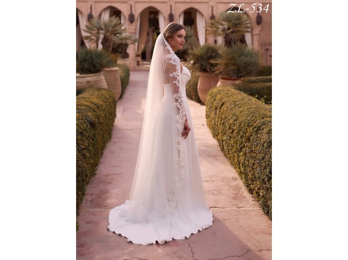 ZL-534 svatební závoj s krajkou