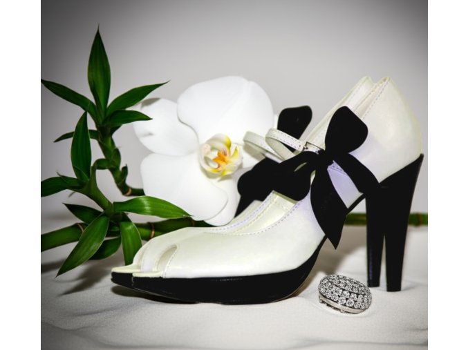 DK 127 black white