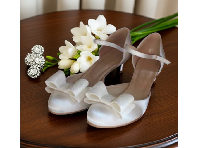 d 381-89 společenské boty na nízkém podpatku