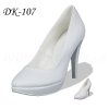 DK-107 bílé lodičky na platformě