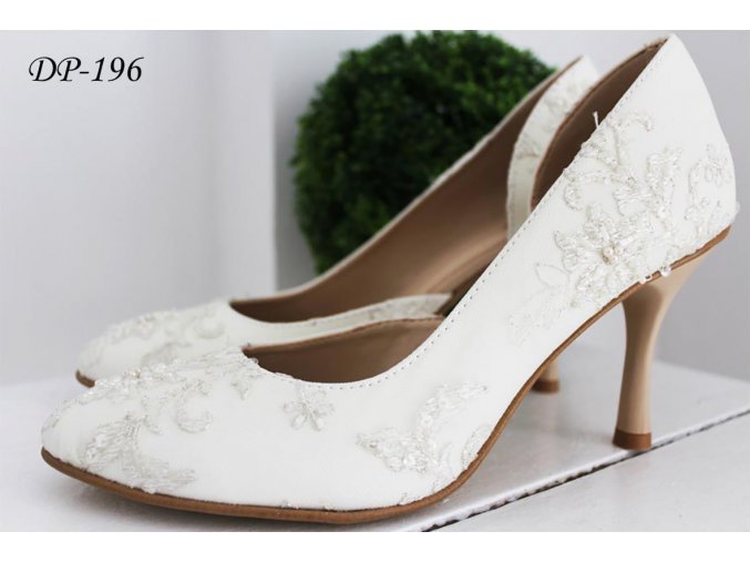 DP 196 ivory emb lace