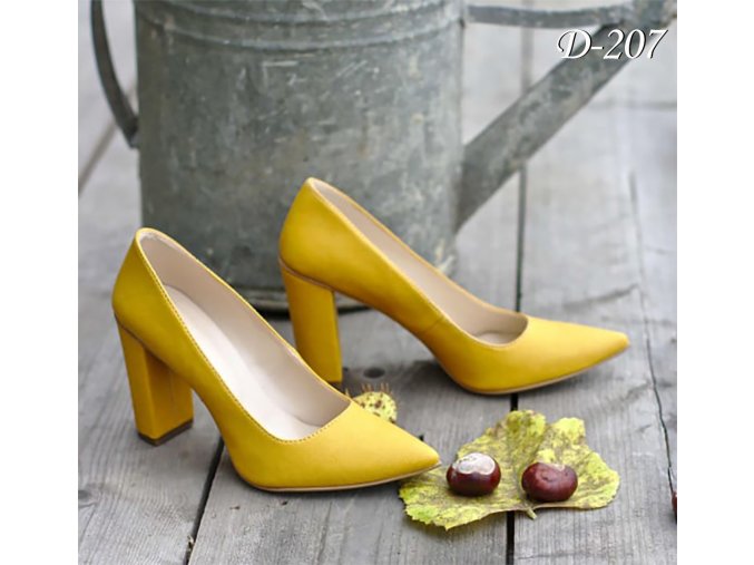 D 207 yellow leather