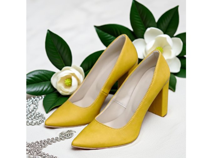 D 207 leather yellow